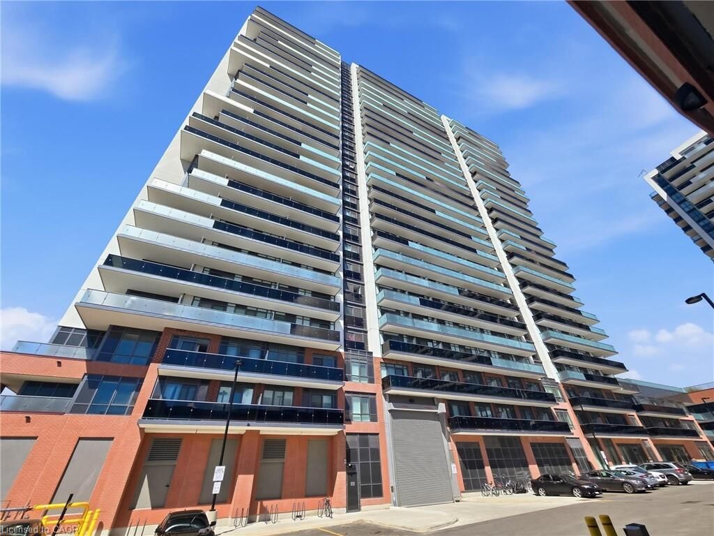 Property Photo:  2545 Simcoe Street N 2214  ON L1L 0W3 
