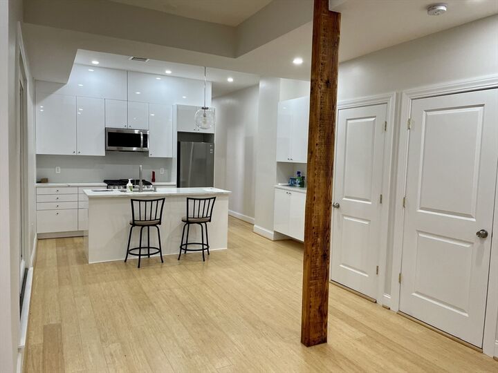 Property Photo:  258 W Broadway 4  MA 02127 
