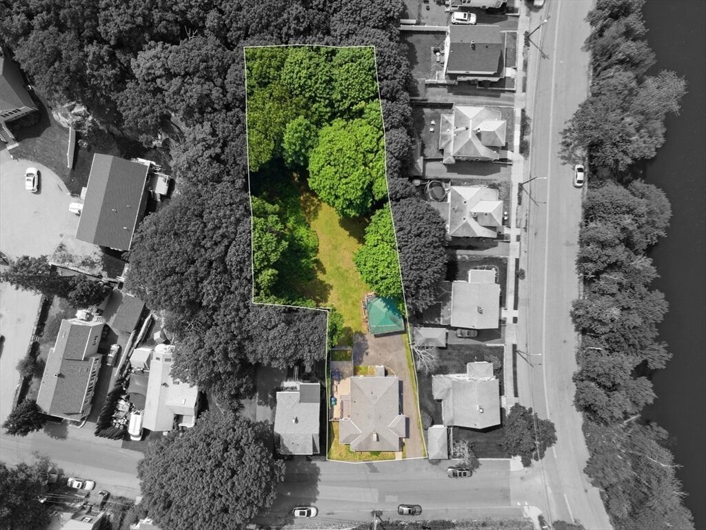Property Photo:  5 Bulfinch Rd  MA 01902 