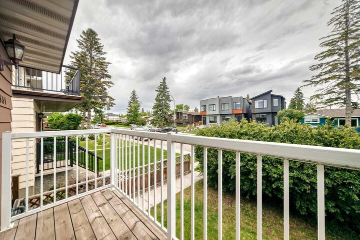 Property Photo:  72 Street Street NW 4331  AB T3B 2L1 