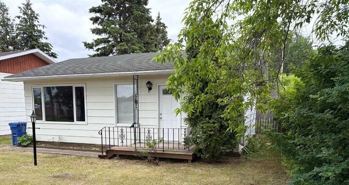 Property Photo: 4705 53 Avenue AB T0H 1W0