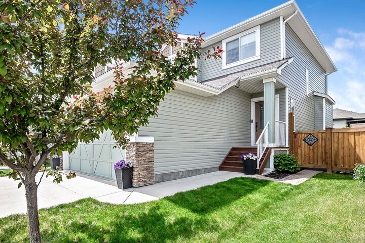 Property Photo: 140 Wildrose Drive AB T1P 0G5