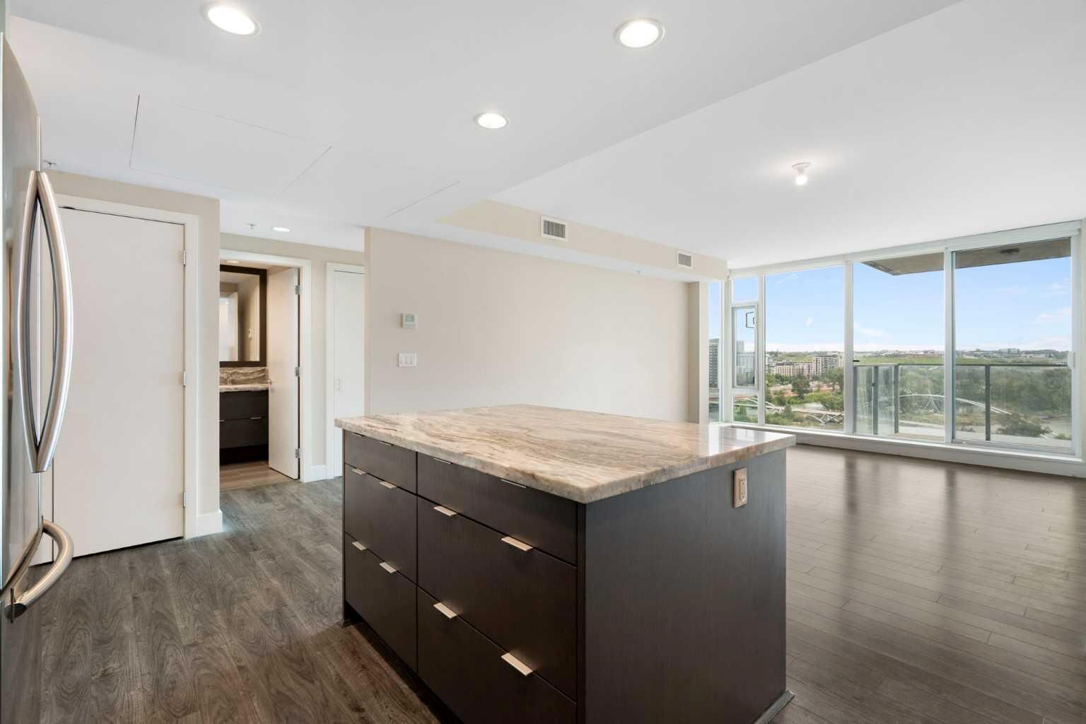 Property Photo:  519 Riverfront Avenue SE 1004  AB T2G 1K6 