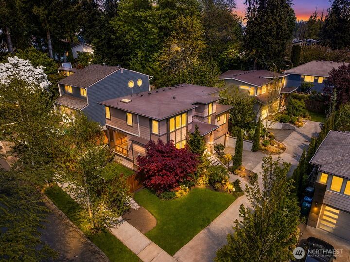 Property Photo:  11222  116th Place NE L4  WA 98033 