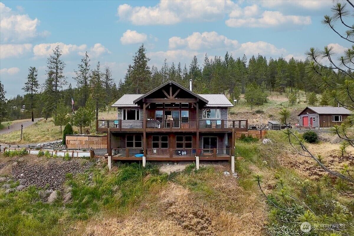 Property Photo:  31795  Ringneck Lane East  WA 99122 