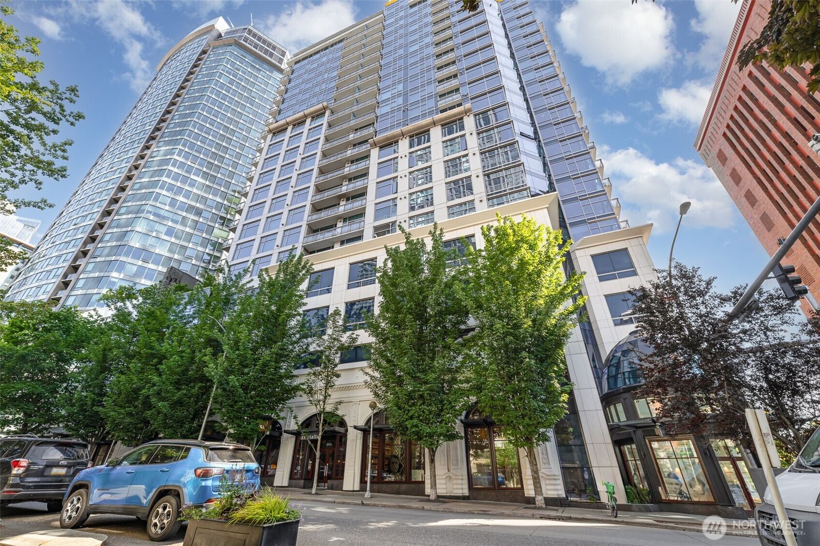 Property Photo: 2033 2nd Avenue 1110 WA 98121