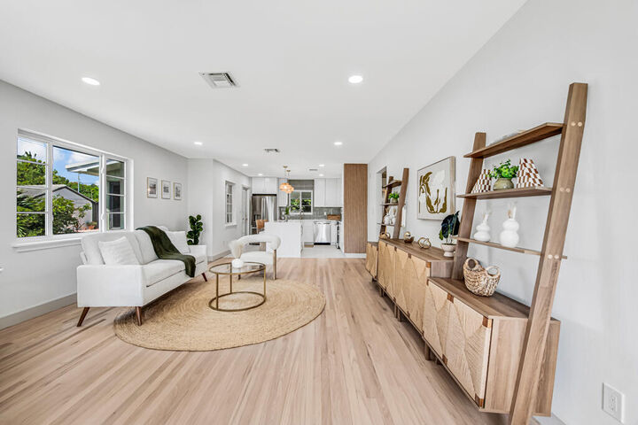 Property Photo: 1201 N Palmway FL 33460