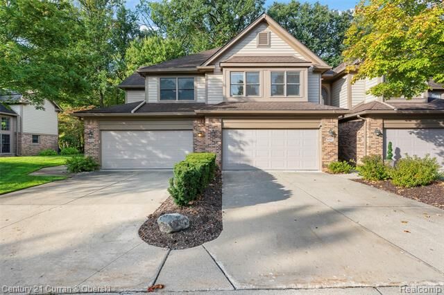 Property Photo:  5237 Royal Vale Lane  MI 48126 