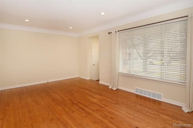 Property Photo:  1707 Haynes Street  MI 48009 