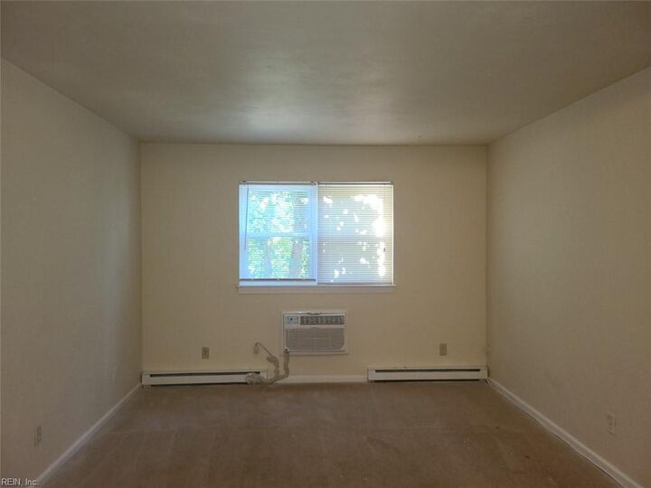 Property Photo: 1445 Kingston Ave 3 VA 23503