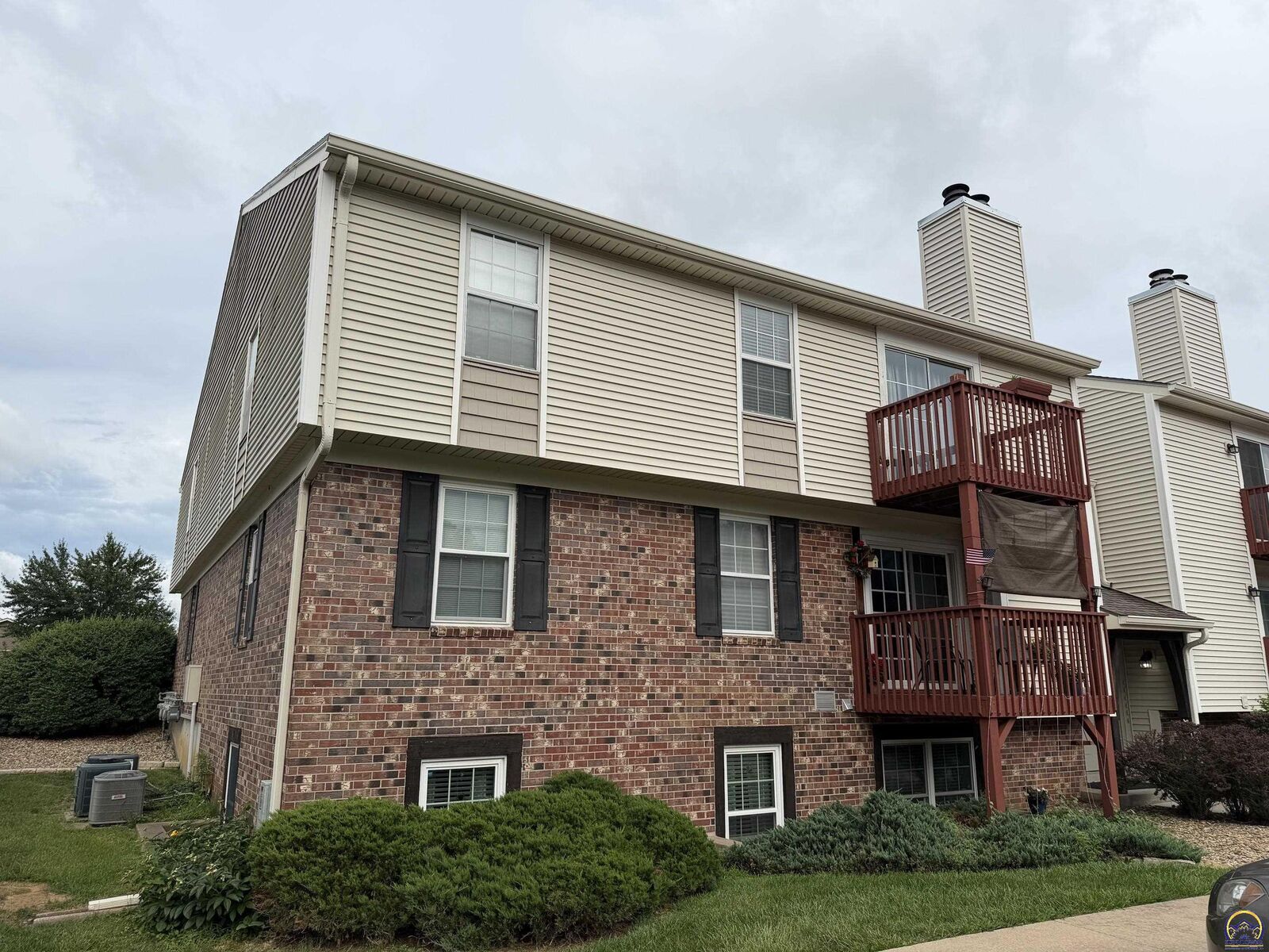 Property Photo:  2925 SW Maupin Ln Apt. 201  KS 66614 