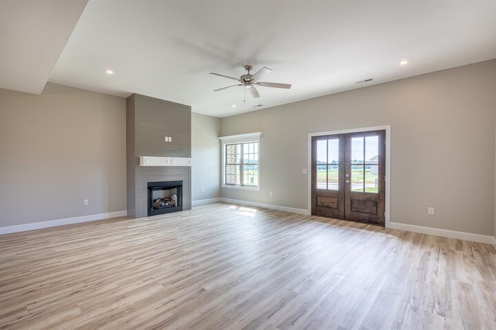 Property Photo:  251 Hummingbird Way  AL 35645 