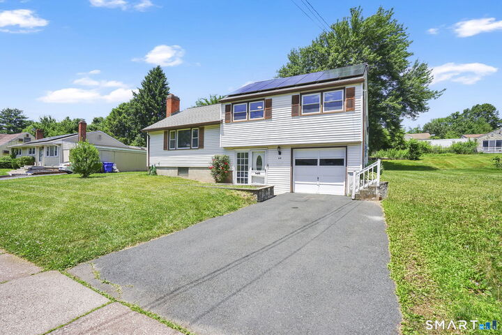 Property Photo:  64 Beacon Hill Road  CT 06108 