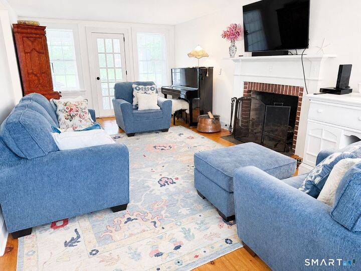 Property Photo:  63 Kings Highway North  CT 06880 