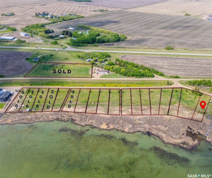 Property Photo:  860 Lakeshore Drive  SK S0M 1X0 