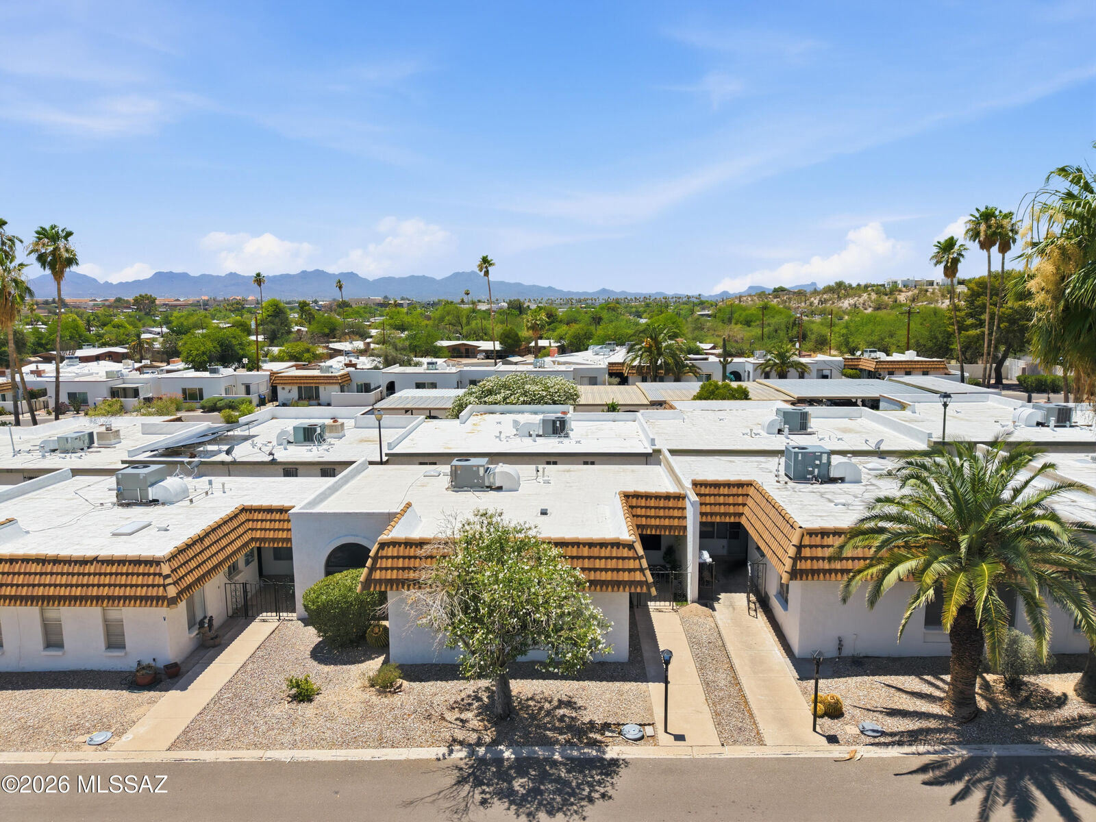 Property Photo: 660 E River Road W AZ 85704