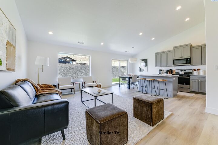 Property Photo: 407 Glenwood Ave WA 98930