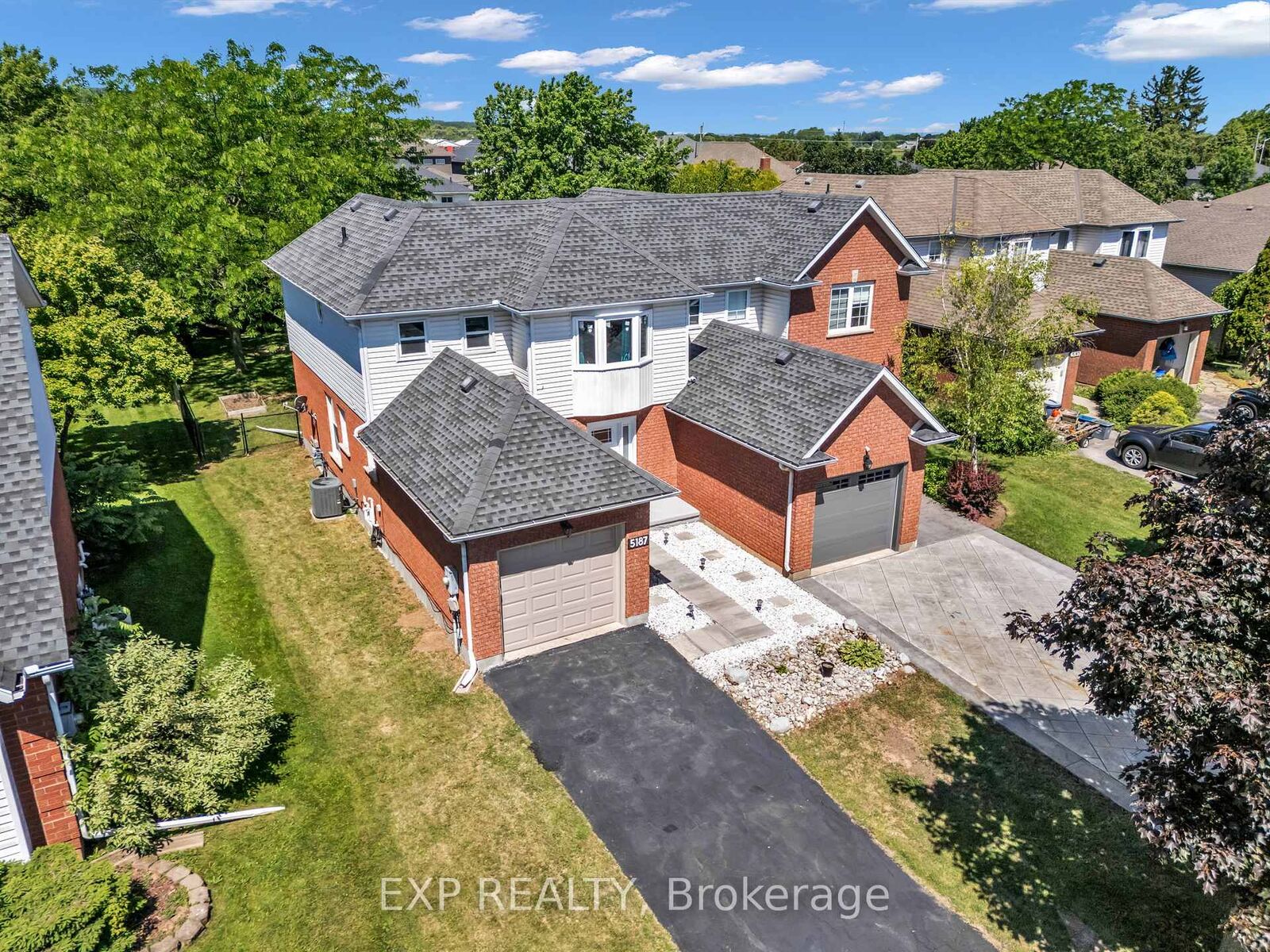 Property Photo: 5187 Mulberry Drive ON L3J 0J6