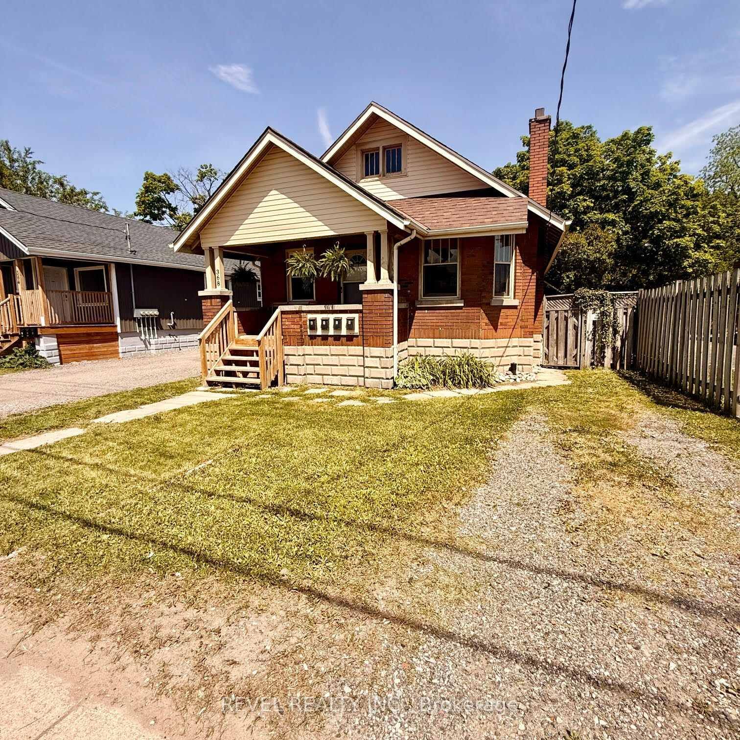 Property Photo: 368 Wharncliffe Road S ON N6J 2M1