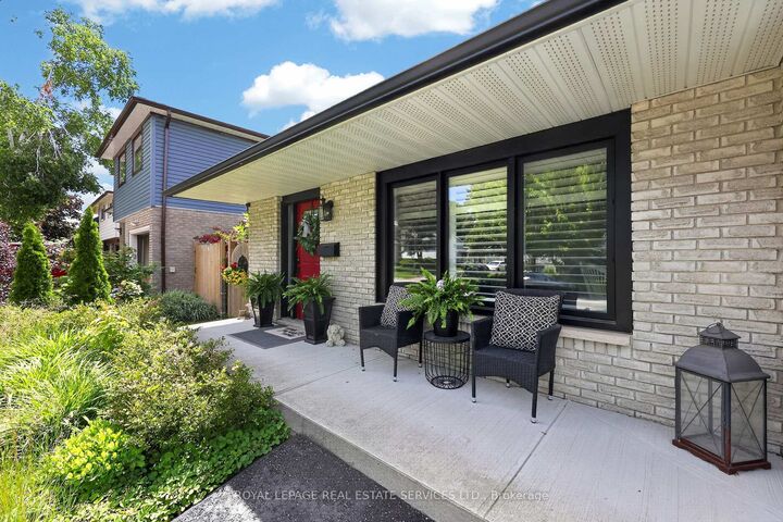 Property Photo: 49 Belcourt Avenue ON L4M 4E5