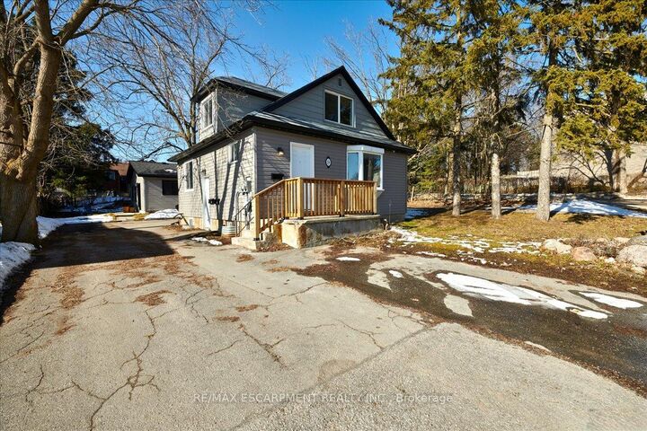 210 Owen Street #1, #2, #3 — photo 1