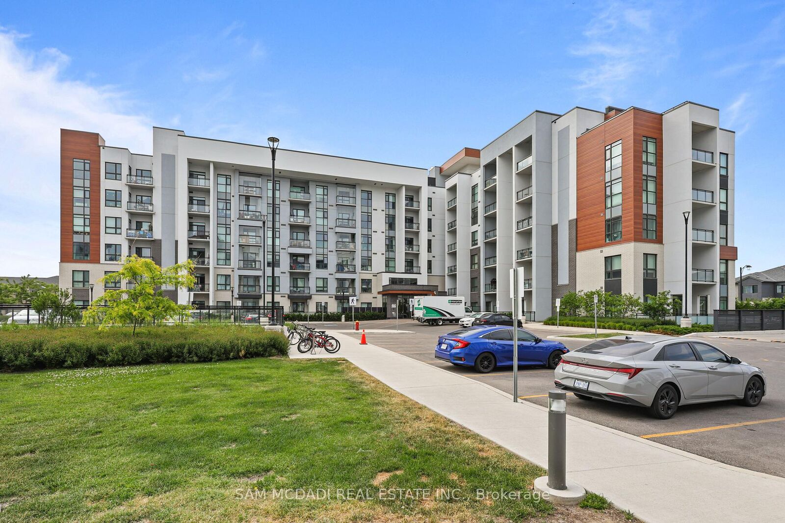 Property Photo: 460 Gordon Krantz Avenue 314 ON L9E 1Z2