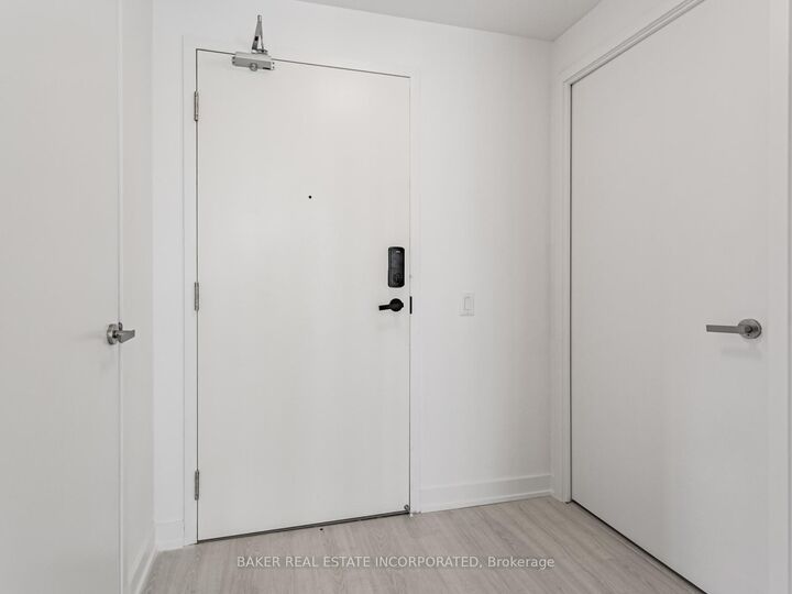 Property Photo: 3883 Quartz Road 213 ON L5B 0M4