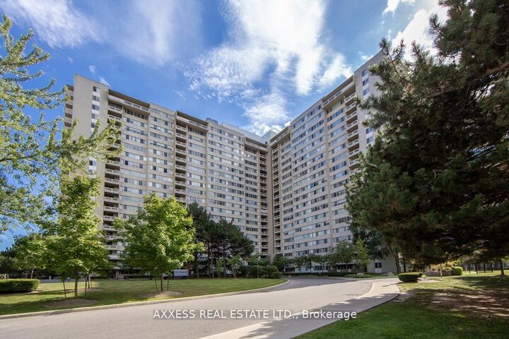 3590 Kaneff Crescent 609 — photo 1