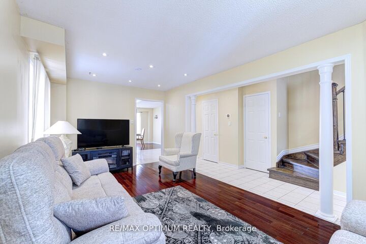 Property Photo: 26 Tumbleweed Trail ON L6Y 5A1