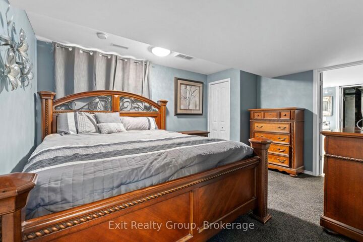 Property Photo: 48 Cavendish Drive ON K8N 0L6