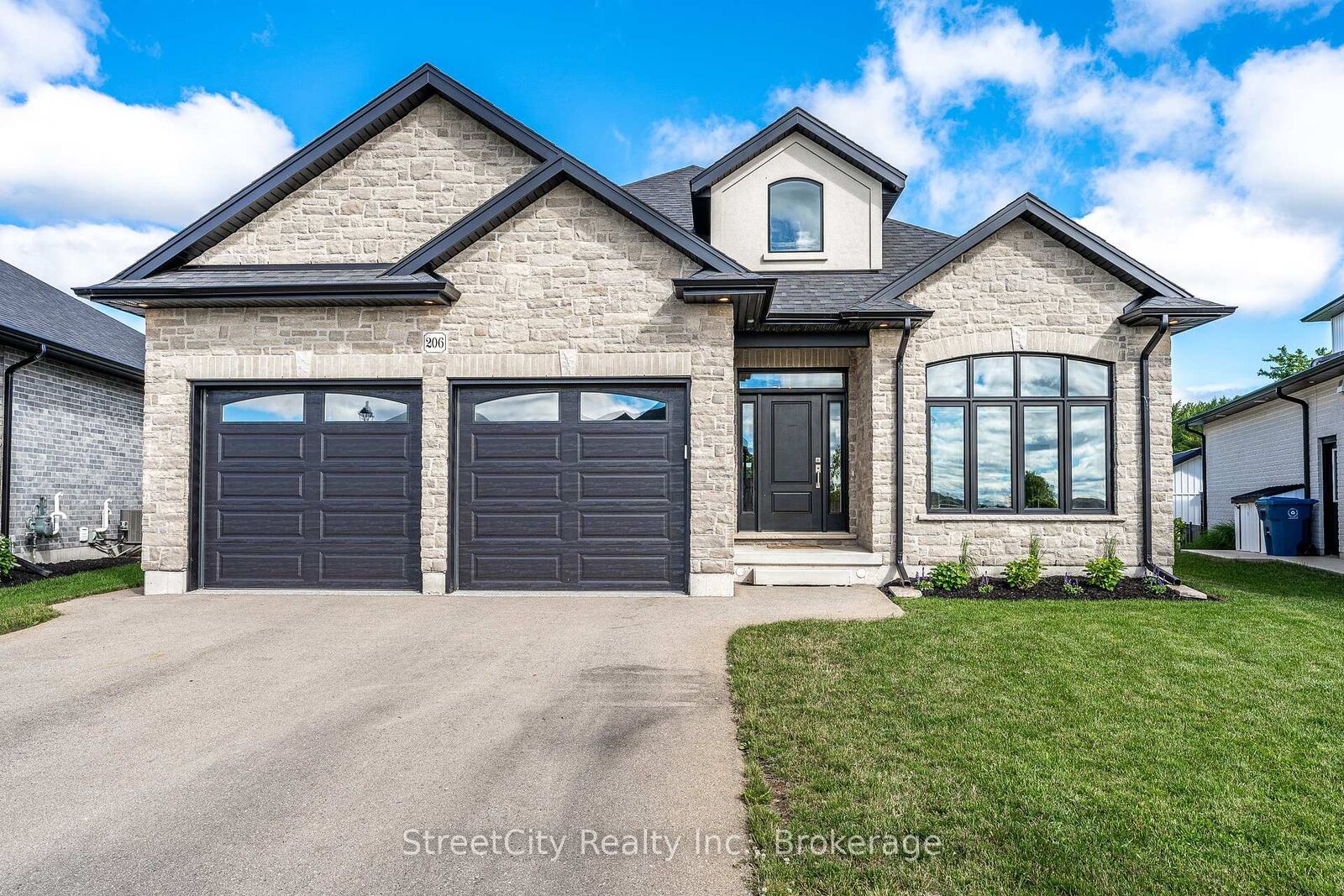 Property Photo: 206 Orr Street ON N5A 0J7