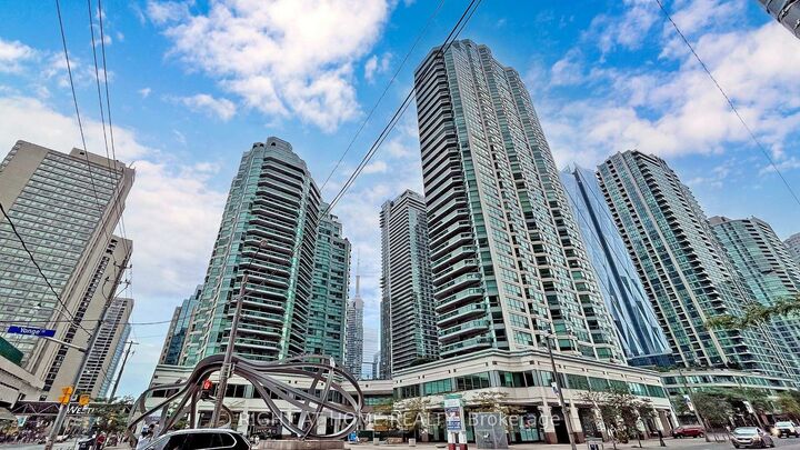 10 Yonge Street 1706 — photo 1