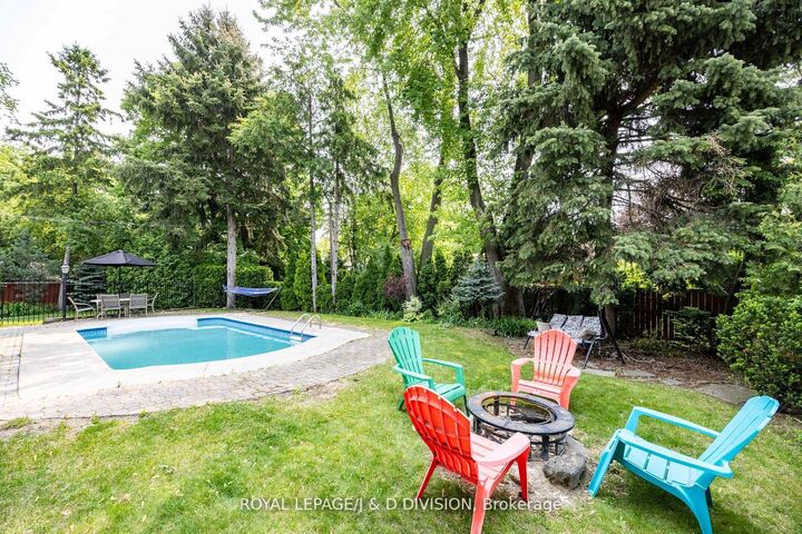 Property Photo: 48 Greengrove Crescent ON M3A 1H9