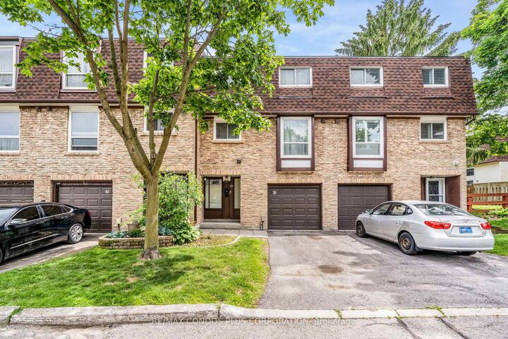 Property Photo: 222 Pearson Street 39 ON L1G 7C6