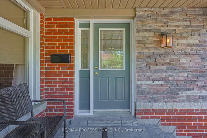 Property Photo:  39 Sealcove Drive  ON M9C 2C7 
