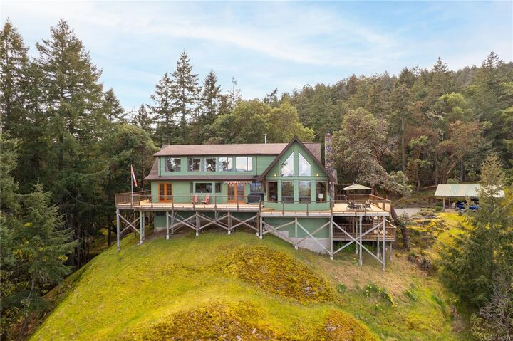 Property Photo: 150 Liberty Hall Lane BC V8K 2H1