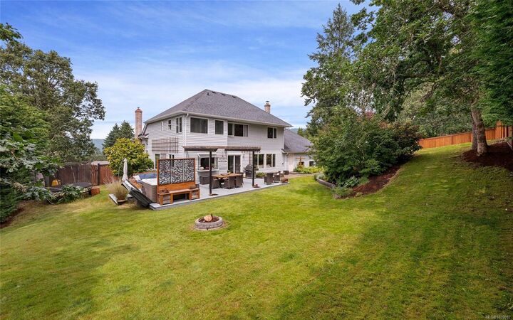 Property Photo: 1250 Kathleen Dr BC V9L 5R7