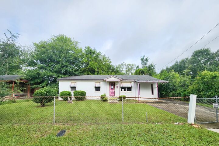 Property Photo:  707 Hobson Street  GA 31705 