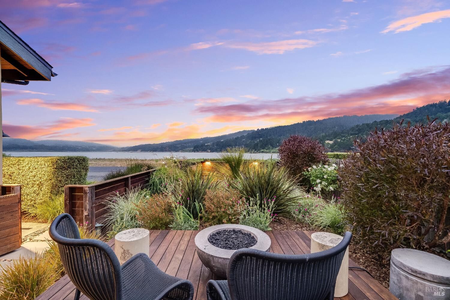 Property Photo:  131 Dipsea Road  CA 94970 