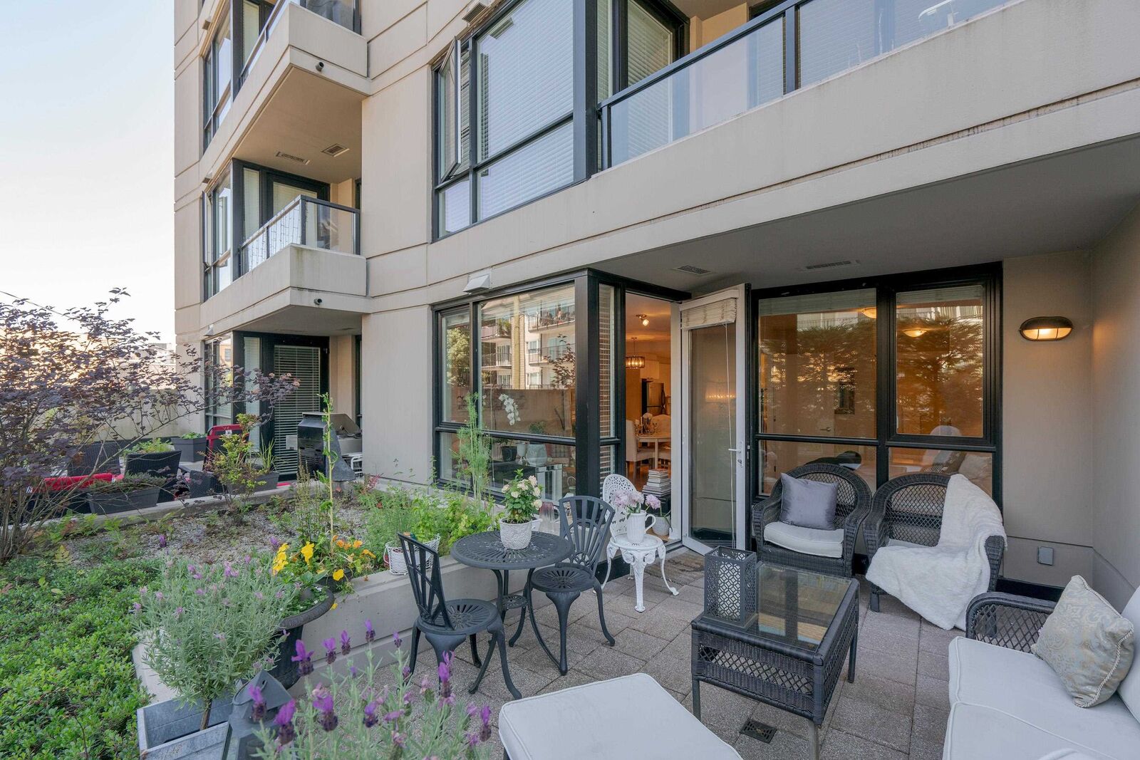 Property Photo: 160 W 3rd Street 302 BC V7M 0A9