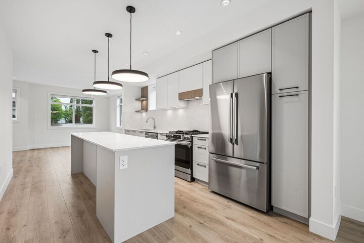 17429 59 Avenue 28 — photo 1