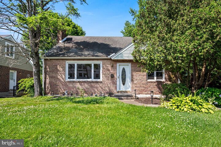 Property Photo: 640 S Eagle Road PA 19083