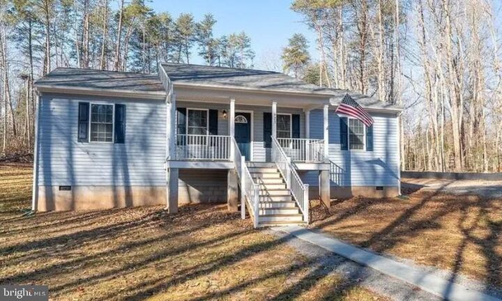 Property Photo:  923 Anna Coves Blvd  VA 23117 
