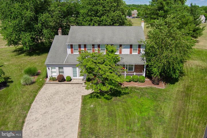 Property Photo:  487 Cambridge Lane  PA 18940 
