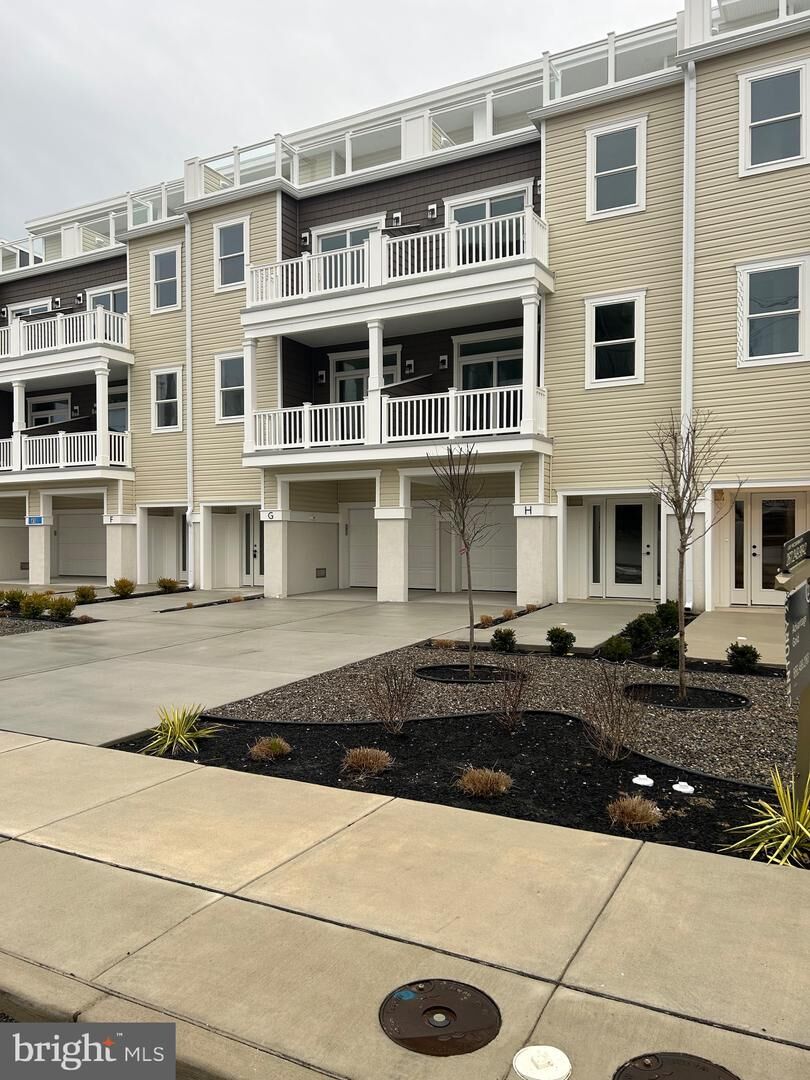 Property Photo:  418-420 E Farragut G  NJ 08260 