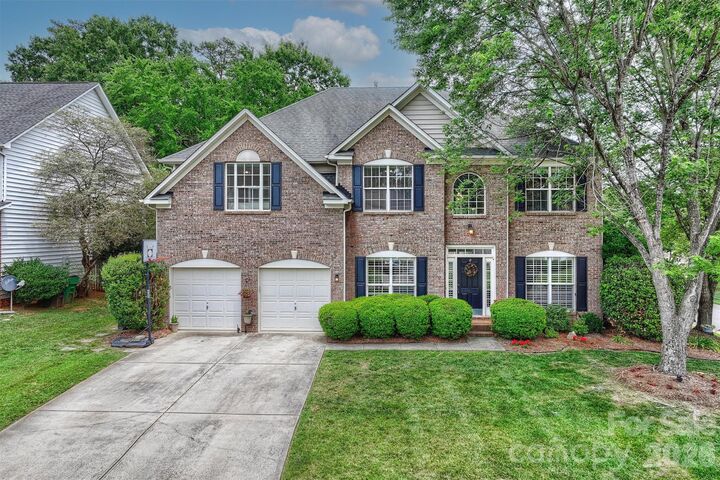 Property Photo: 9318 Autumn Applause Drive NC 28277
