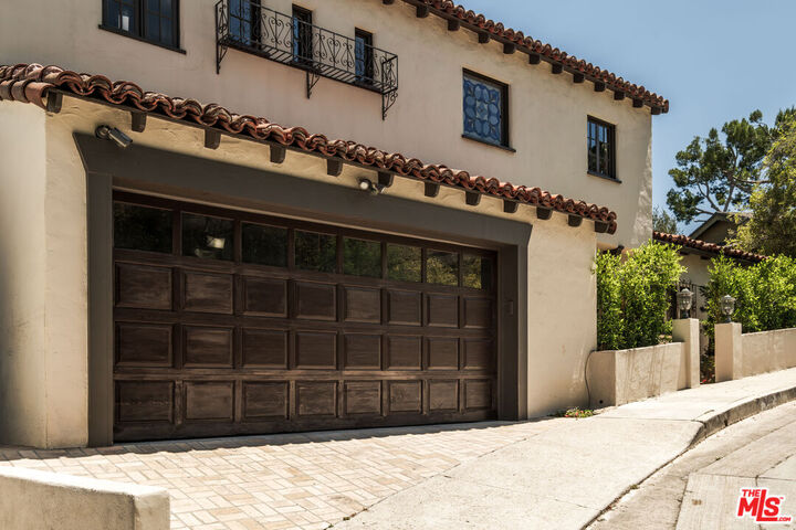 Property Photo: 4026 Woking Way CA 90027