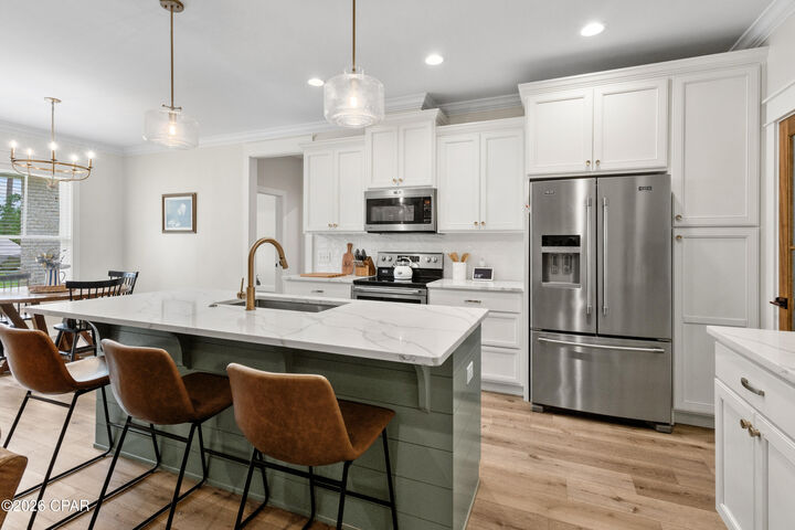 Property Photo: 214 White Oaks Boulevard FL 32409