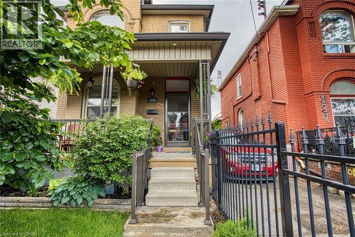Property Photo:  137 Wentworth Street North  ON L8L 5V6 