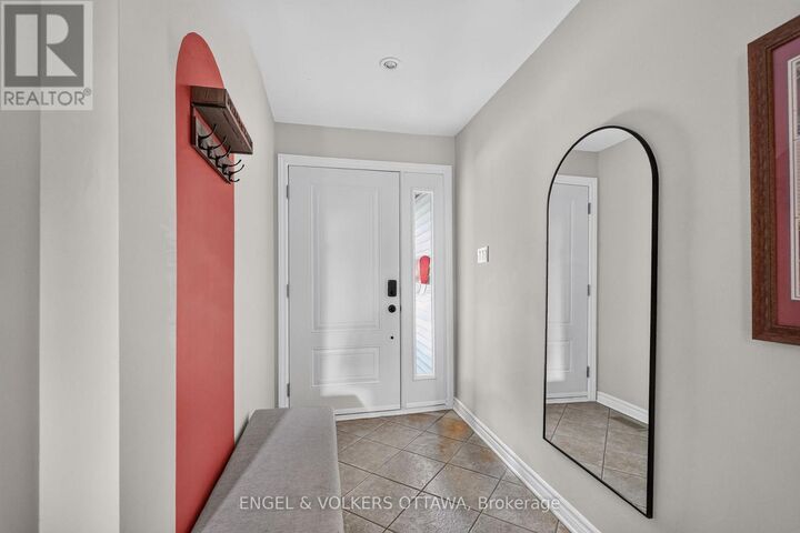 Property Photo:  258 Carillon Street  ON K1L 5X6 